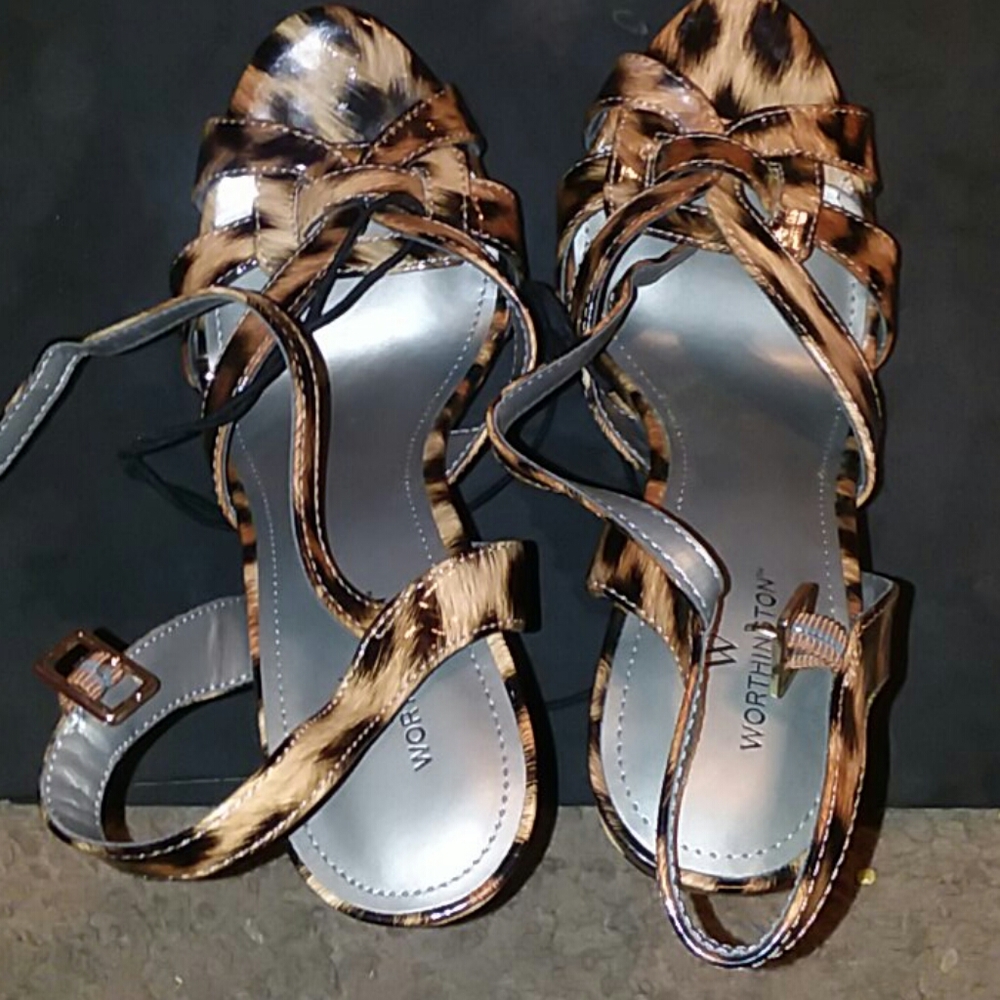 Worthington Leopard heels